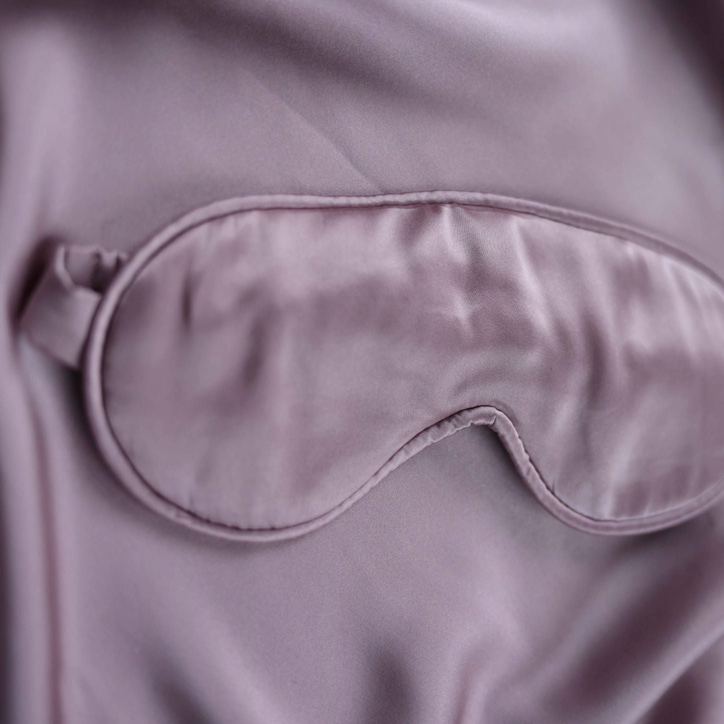 Le masque de sommeil en soie Cloud Nine *NON TOXIQUE*
