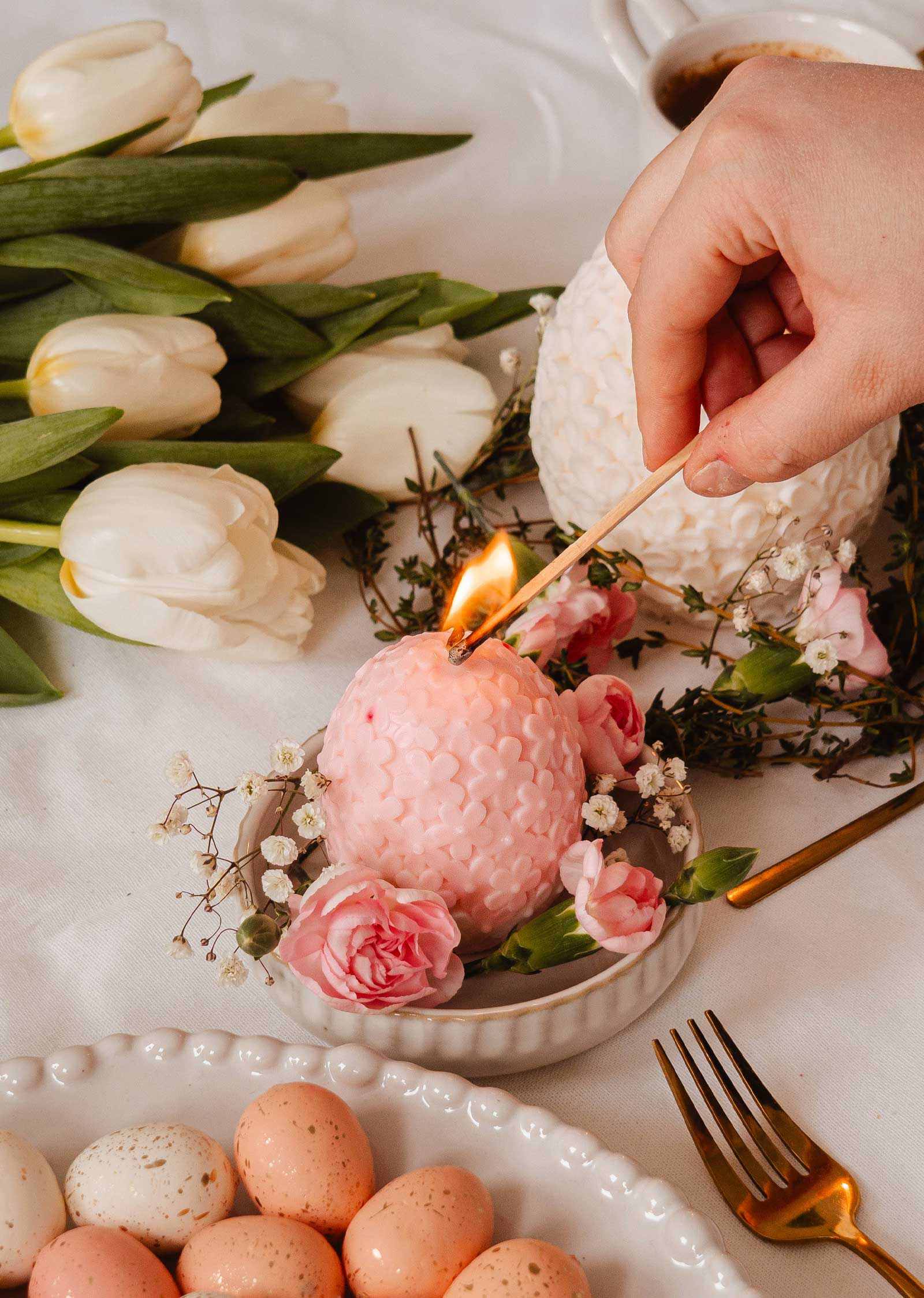 The Little Floral Egg – Decorative Soy Candle | Neroli, Rose & Amber | Mimi & August